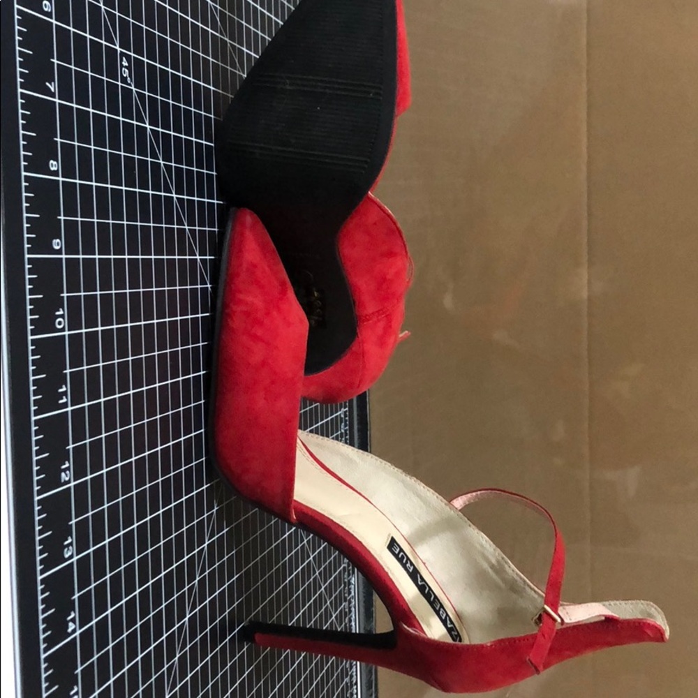Red Heels - Picture 3 of 4
